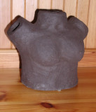 weiblicher Torso (Ton gebrannt 20x45; Frühjahr 2013)